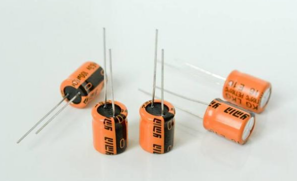 「NIPPON CHEMI-CON」電解電容極性接錯(cuò)會爆炸，如何避免？
